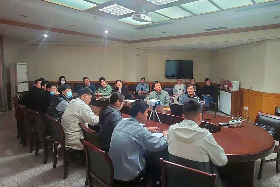 公司开展“水泥混凝土配合比设计技术”专题讲座