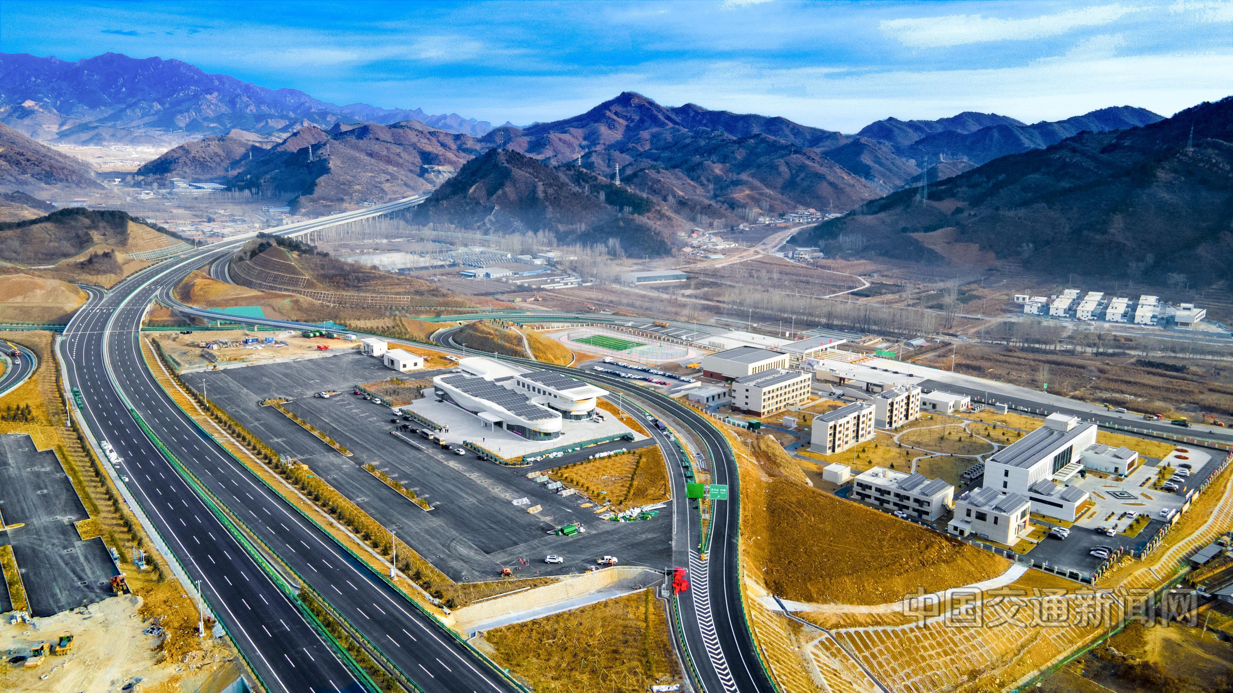 首环高速公路承平段项目建成通车/ 8b308687aa13a577c214703a7fe381b.jpg