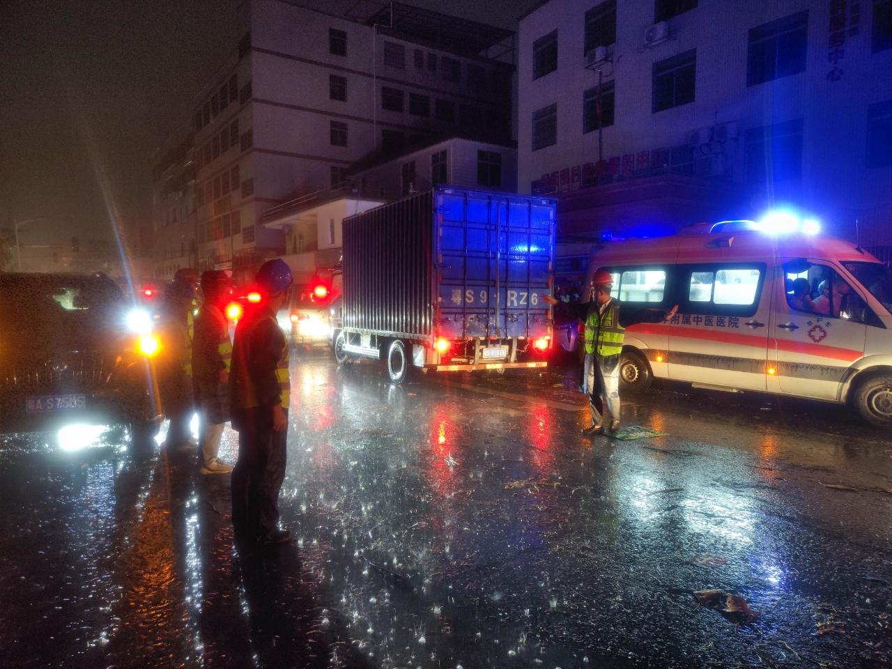 广州白云区黄金围大道正式通车/ 广州白云区黄金围大道正式通车