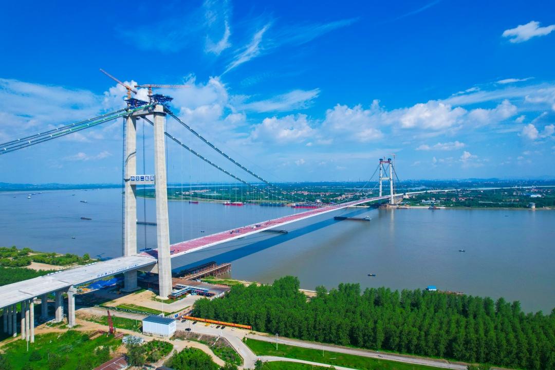湖北双柳长江大桥顺利合龙/ 湖北双柳长江大桥顺利合龙