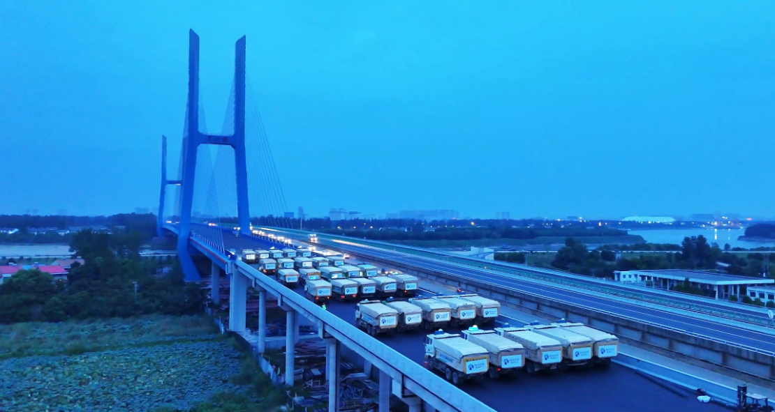 力扛千吨完成“终极体检” 京港澳汉江特大桥顺利通过荷载试验 力扛千吨完成“终极体检” 京港澳汉江特大桥顺利通过荷载试验